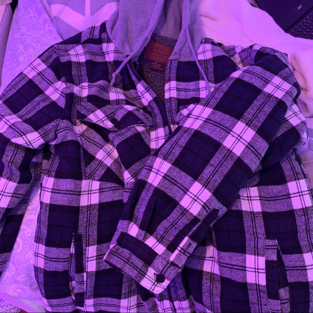 hooded sherpa lines flannel